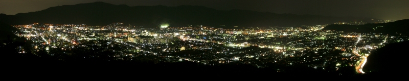 花山天文台太陽館から見た山科盆地の夜景