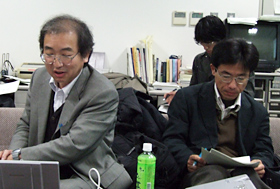 京都大学 お知らせ ニュースリリース 07年12月7日 ひので衛星によって発見された彩層アネモネ型ジェットについて