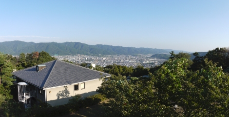 新館と山科盆地